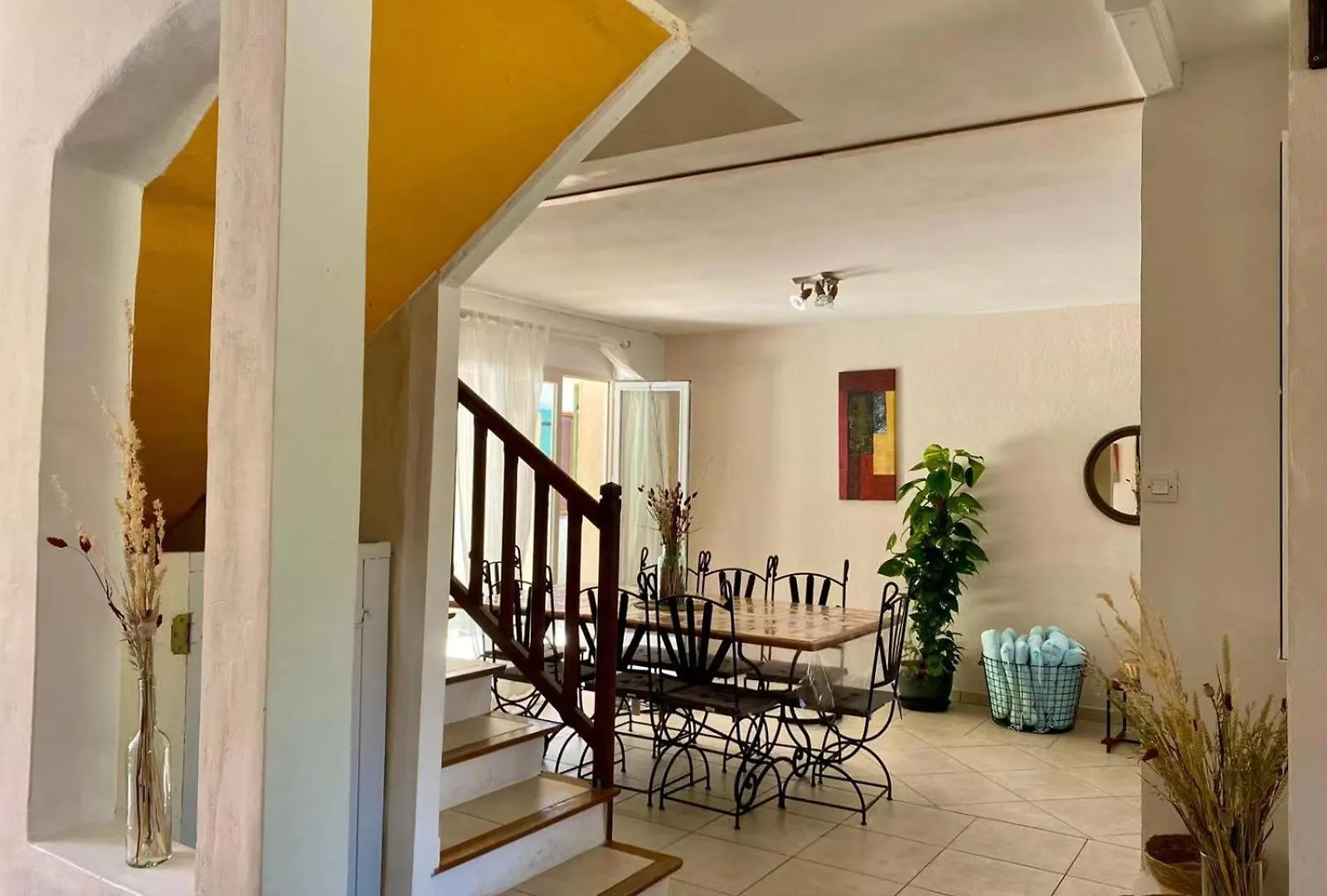 Charmante Maison Provencale Avec Piscine Dans אביניון צרפת