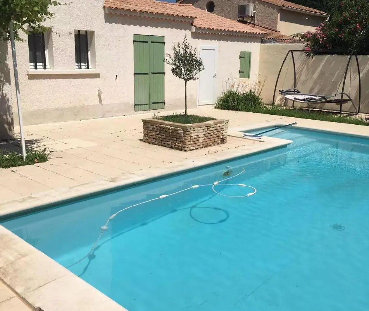 Charmante Maison Provencale Avec Piscine Dans Avignon 0*,  France